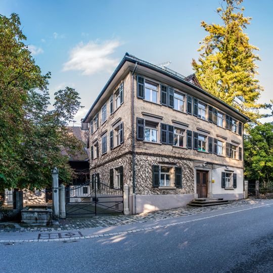 Dr.-Waibel-Straße 9