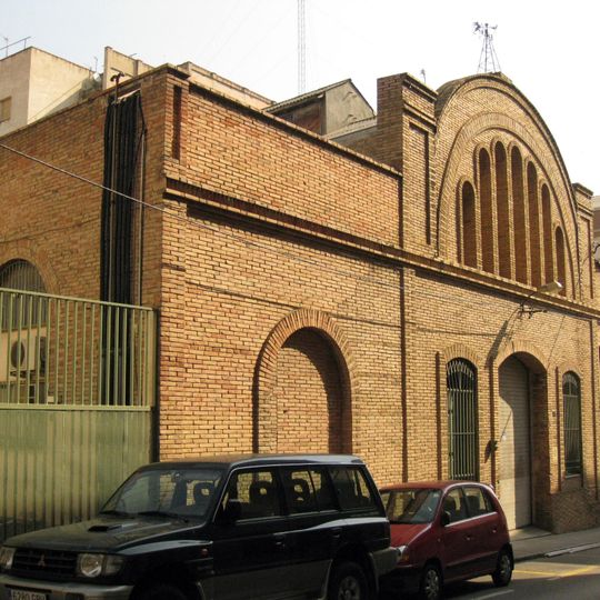 Fàbrica al carrer González de Soto