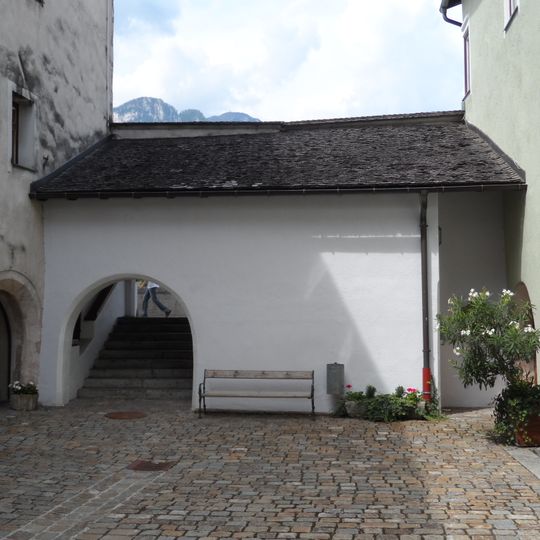 Laubengang und Torhaus am Kremerplatzl