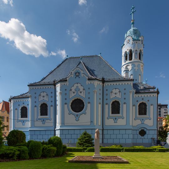 Kostol sv. Alžbety, Modrý kost. , záhrada