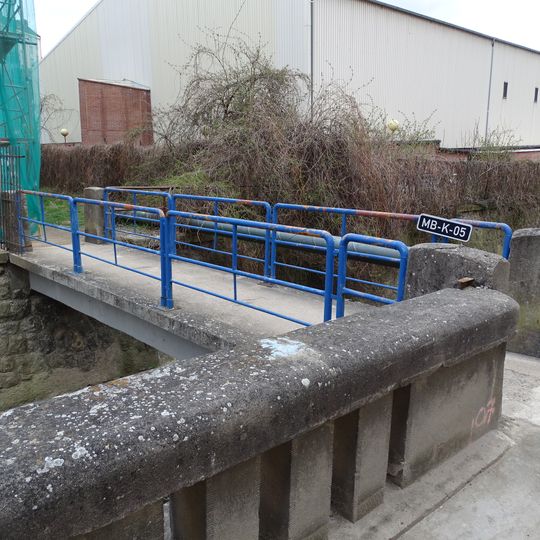 Lávka přes Klenici východně od pivovaru v Mladé Boleslavi