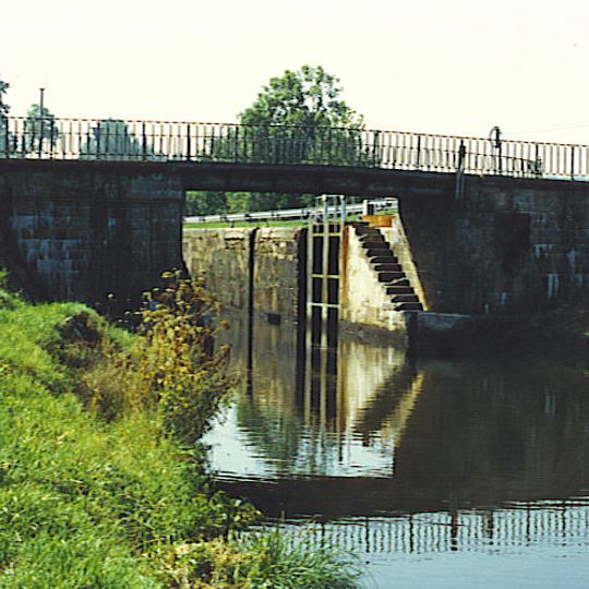 Pont sur l'écluse 10 du versant Méditerranée