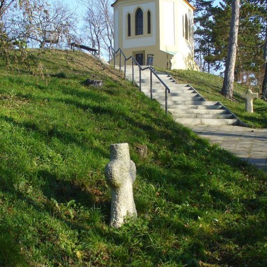 Kříže křížové cesty pro 21. století u zvonice v Modřanech