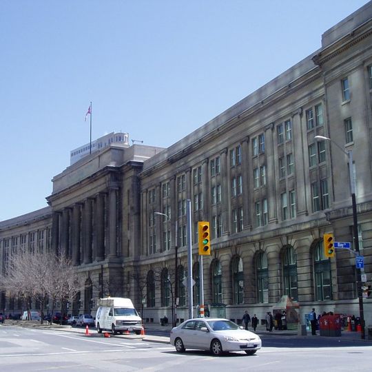 Édifice public Dominion