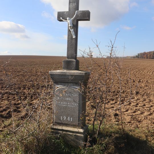 Kříž u silnice severně od Radkovic u Hrotovic