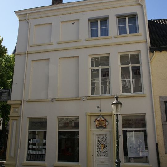 Onze Lieve Vrouweplein 27, Maastricht