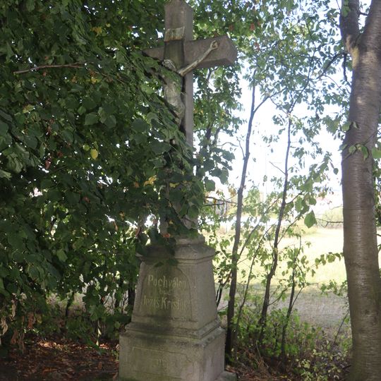 Kříž u cesty východně od Horního Újezdu