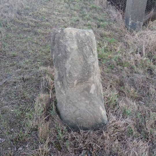 Poštovní milník jižně od Ležek