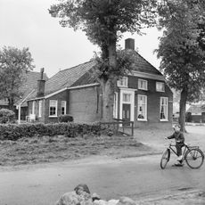 Middenstraat 1, Noordlaren
