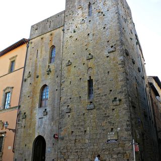 Casa-torre Toscano