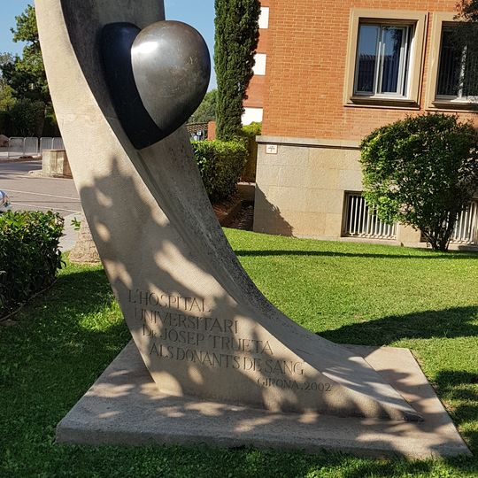 Monument to blood donors in Girona