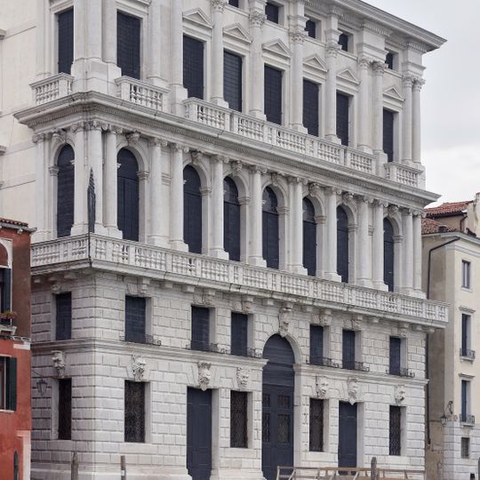 Ca' Corner della Regina