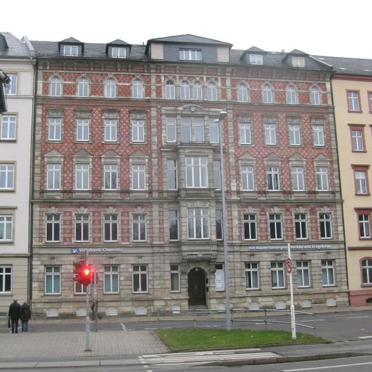 Mietshaus in geschlossener Bebauung Theaterstraße 23