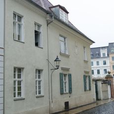 Wohnhaus in geschlossener Bebauung, zwei Hofgebäude und Gartenpavillon aus Eisen Kränzelstraße 35