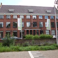 Kantoorgebouw van de voormalige zilverfabriek van Gerritsen en Van Kempen