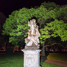 Statue