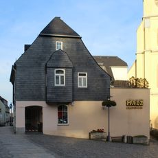 Wohnhaus in halboffener Bebauung und in Ecklage Hauptmarkt 6