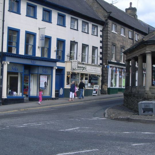 2 And 4, Market Place