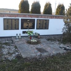 Památník zemřelých řeckých emigrantů v Nových Syrovicích