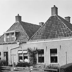 Foarbuorren 13, Easterein