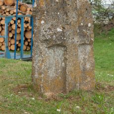 Kreuzstein rechts der Lüftenkapelle