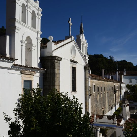 Convento de São Paulo, sito na serra de Ossa, incluindo azulejos setecentistas que revestem o seu interior, o retábulo fingido da capela-mor, os 2 fontanários em mármore, uma fonte decorativa e os jardins circundantes