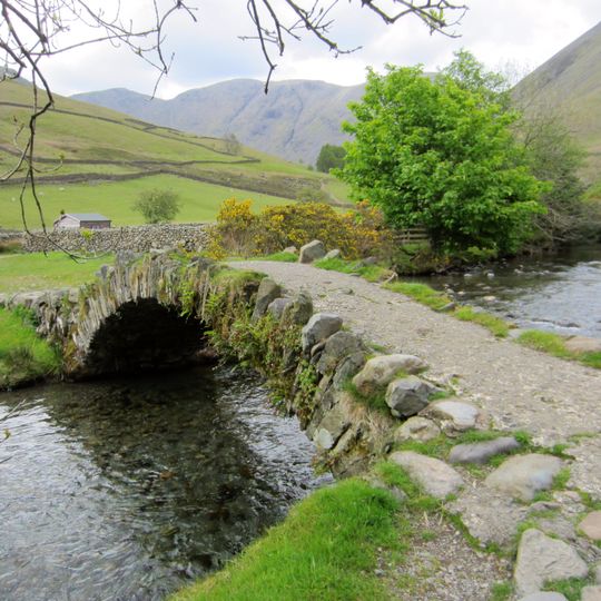 Row Bridge North Of Hotel