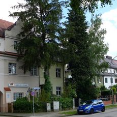 Langgezogene Reihenhausgruppe