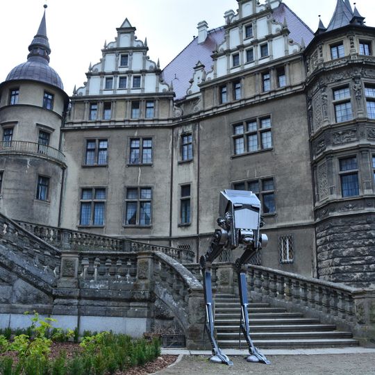 Fabryka Robotów Museum of scrap sculpture