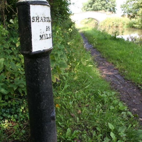 Trent and Mersey Canal, canal milepost south east of bridge number 206 at SJ61017538