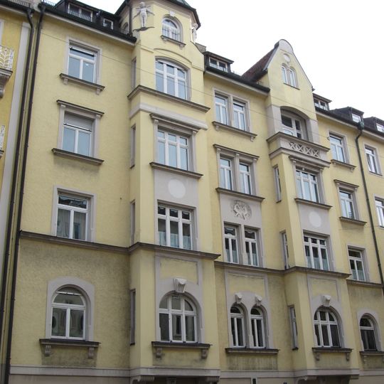 Maistraße 5