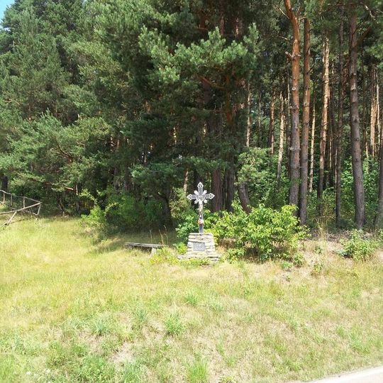 Kříž východně od Újezdu u Chánovic