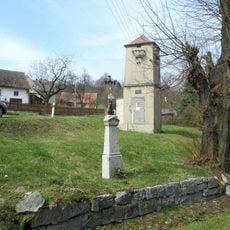 Kříž v Myslívu u transformátoru