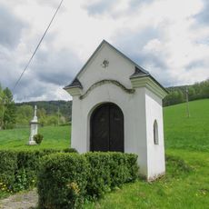 Kaple ve Vernířovicích u hlavní silnice