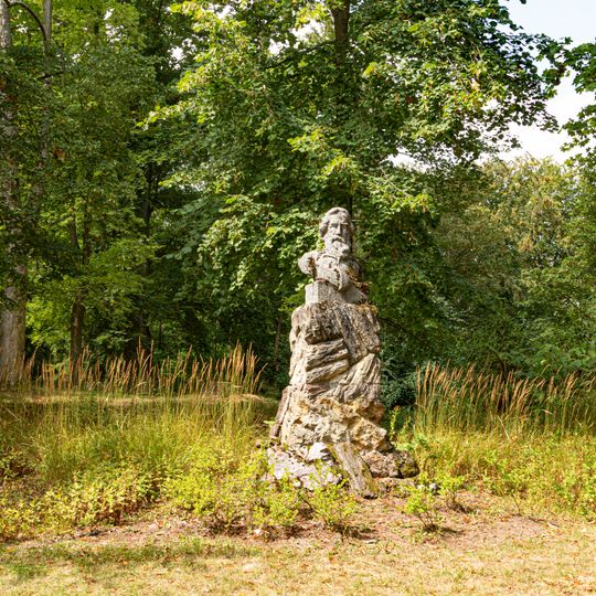 Busta Svatopluka Čecha v parku v Gebauerově ulici v Nové Pace