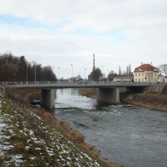 Most Tovačovského ulice přes Moravu v Kroměříži