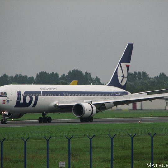 Awaryjne lądowanie lotu PLL LOT 016