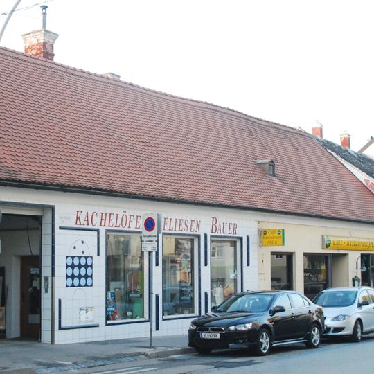 Wohn- und Geschäftshaus