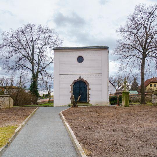 Friedhof mit Einfriedung und Aussegnungshalle Trebelshainer Straße 4