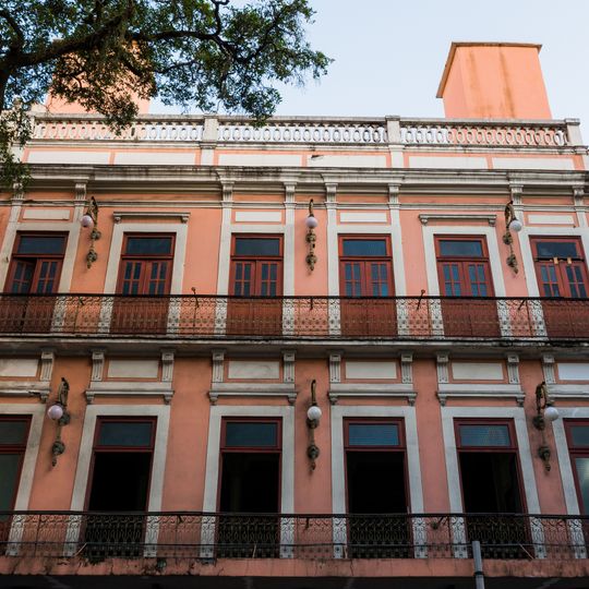 Building at Rua da Carioca, 43
