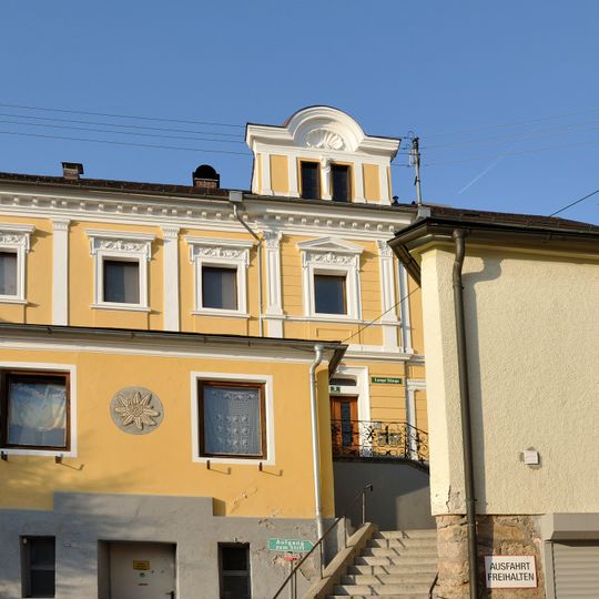 Bürgerhaus, Helmbergerhaus