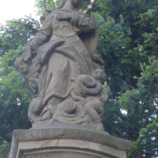 Socha Nanebevzetí Panny Marie