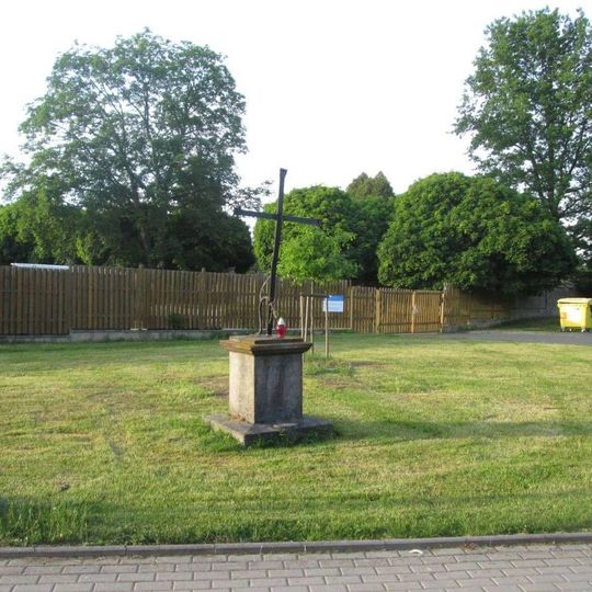 Kříž v Plané v Revoluční ulici