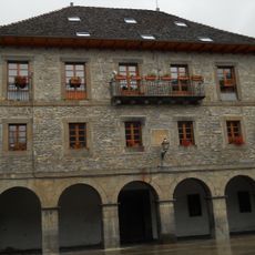 Casa consistorial de Isaba