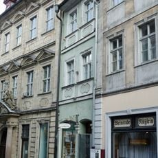 Wohn- und Geschäftshaus