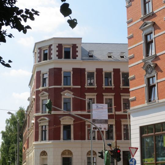Mietshaus in geschlossener Bebauung in Ecklage Bergstraße 17a