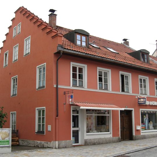 Wohn- und Geschäftshaus