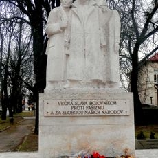 Pomník padlým v SNP, súsošie