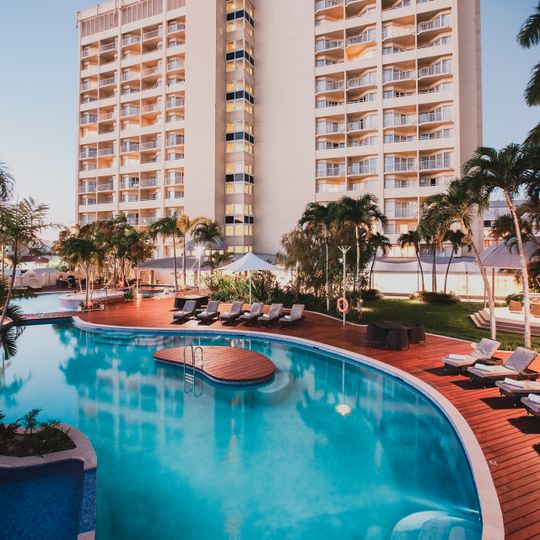 Pullman Cairns International