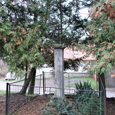 Kříž na rozcestí u domu 64 v Krpech